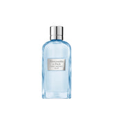 Abercrombie & Fitch First Instinct Blue: botella elegante, ideal para uso diario y refrescar el entorno