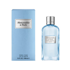 Abercrombie & Fitch First Instinct Blue: empaque llamativo, perfecto para regalo casual y momentos de confianza