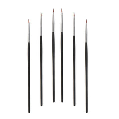 Brochas delineadoras sable ultra fino de Akittyya para delineado preciso.