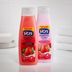 Alberto VO5 Moisture Milks fragancia fresa y crema que persiste en el cabello.