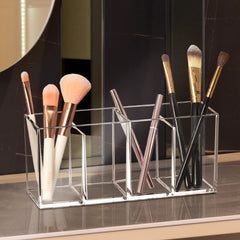 La marca Amazing Abby Glamour organizador-vanidad-bano facilita ubicar lápices, brochas y cosméticos pequeños.