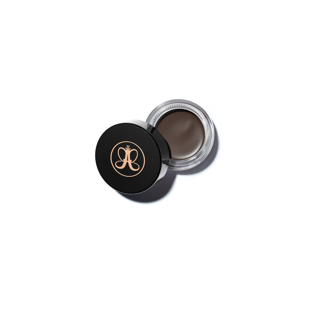 Anastasia DIPBROW Pomada en envase ceniza-marrón para cejas definidas.