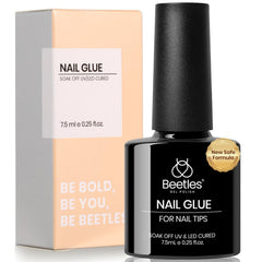 Beetles Gel Polish 9 en 1: aplicación suave con pincel preciso para uñas limpias y brillantes.