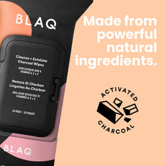 BLAQ toallitas con aloe vera para calmar irritaciones durante la limpieza.