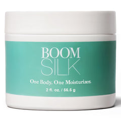 Boomsilk crema facial en envase, hidratación suave para piel madura.