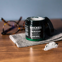 Mascarilla Brickell con Aloe y Ácido Hialurónico para hidratación.