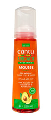 Cantu Avocado Mousse para definición suave de rizos.