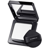 CARSLAN polvo compacto resistente al agua para un acabado duradero.