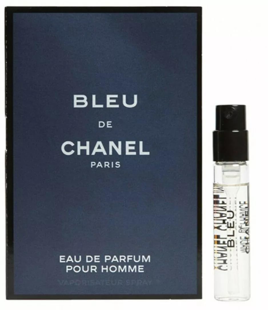 Chanel Bleu de Chanel muestra en atomizador, ideal para probarla durante viajes cortos.