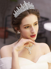Tiara COCIDE con zirconia clara para un brillo sutil