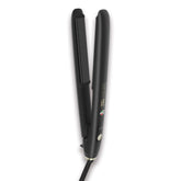 ArteBella de Conair plancha 1 pulgada en uso para alisado rápido.
