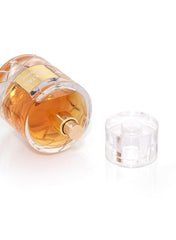 Fragrance World Cocktail Intense, escena nocturna para una presencia duradera.