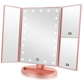 Infitrans espejo de maquillaje trifold con luces para una iluminación uniforme durante la aplicación.