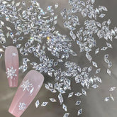 Jaliya strass rombo plata 1,5x3 mm para uñas brillantes.