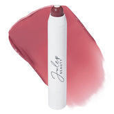 Bálsamo labial Julep tono Ciruela, color duradero e hidratación suave.