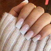 KQueenest uñas ombré rosa, acabado corto y cuadrado para look diario elegante.