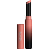 Maybelline Ultimatte barra-labios: color intenso y acabado mate para uso diario.