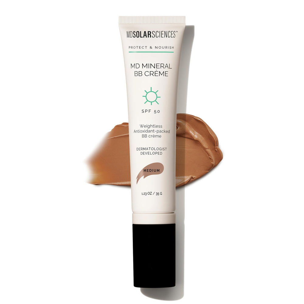 MDSolarSciences Mineral BB Creme con textura espumosa para aplicación suave y cobertura ligera.