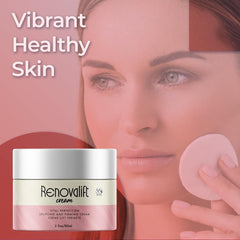 Renovalift crema aplicándose en el rostro con masaje suave