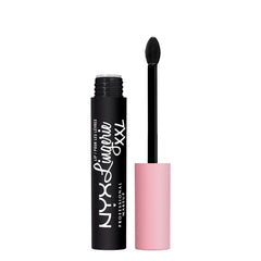 NYX Lip Lingerie XXL Matte Naughty Noir con acabado mate y definición de labios.