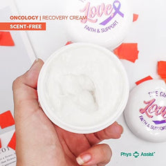 Aplicación de PhysAssist Oncology Recovery Cream de cabeza a pies para confort diario.