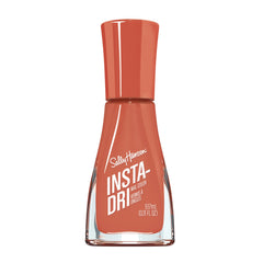 Sally Hansen Insta-Dri secado en 60 segundos para manicuras rápidas.