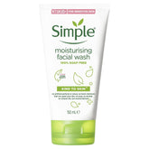 Limpieza suave con el limpiador facial Simple en empaque de 5 oz.