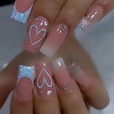 Uñas SINSEN cuadradas medianas con punta francesa y corazón.