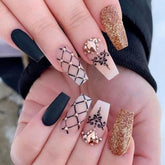 Uñas TBRZTR medias con rejilla negra para manicura rápida.