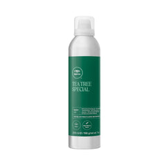 Tea Tree Shave Gel crea espuma cremosa para un afeitado suave y refrescante.