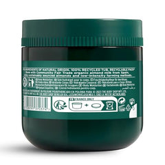 The Body Shop Almond Milk Body Yogurt durante la aplicación en la piel, sensación suave y sin pegajosidad.