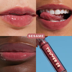 Tower 28 ShineOn Lip Jelly Milky Sesame, aplicador preciso para acabado translúcido.