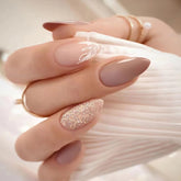Tyuimhx uñas postizas tono neutro con hojas brillantes para un aspecto elegante diario