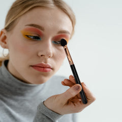 Aplicador UorPoto de ojos de doble cara para mayor versatilidad en looks