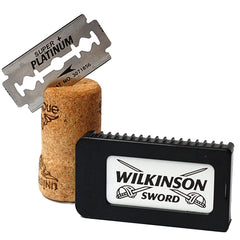 Recubrimiento triple Wilkinson Sword: mayor durabilidad y menor irritación durante el afeitado.