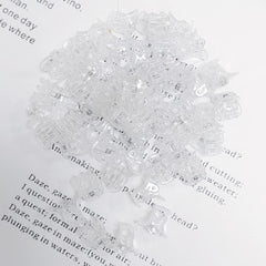 Clip Yongdeli negro en primer plano, textura resistente para uso diario.