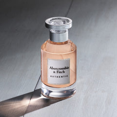 Abercrombie & Fitch Authentic Mujeres, etiqueta clara para identificar la fragancia
