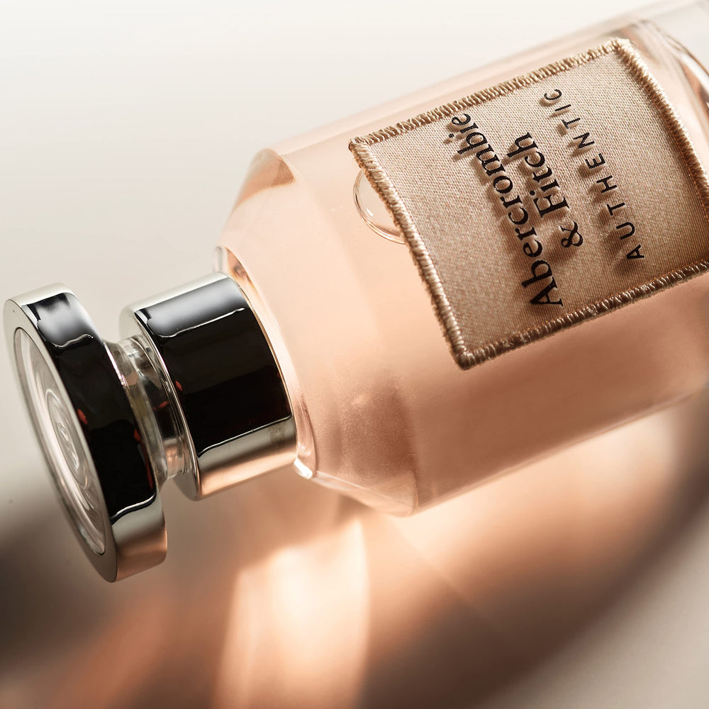 Abercrombie & Fitch Authentic Mujeres, notas que reflejan versatilidad en cualquier ocasión