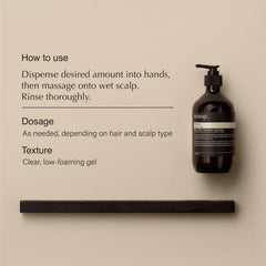Aesop Champú: aplicación en el cabello para un lavado eficaz.