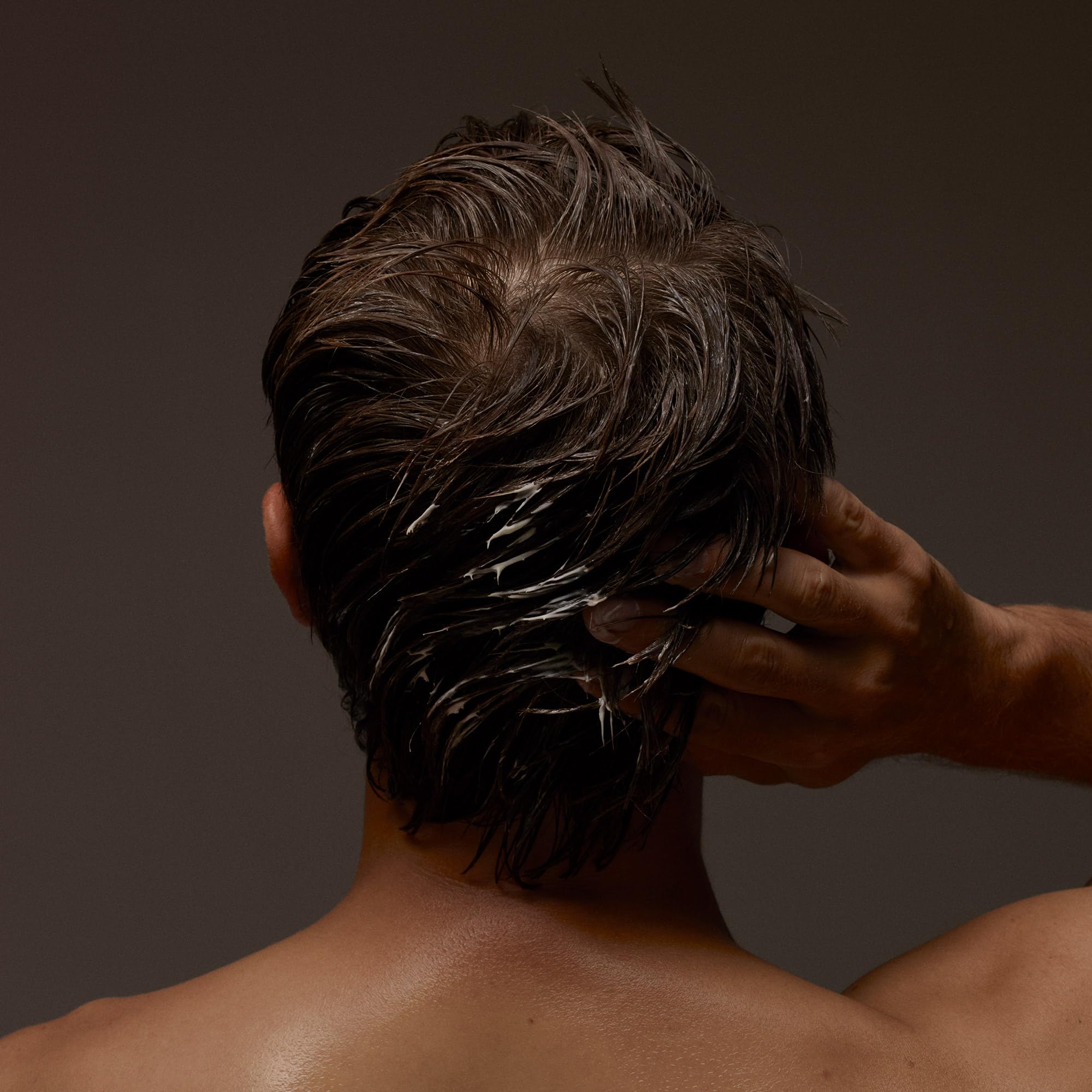 Aesop Acondicionador: aroma suave para cabello sedoso.