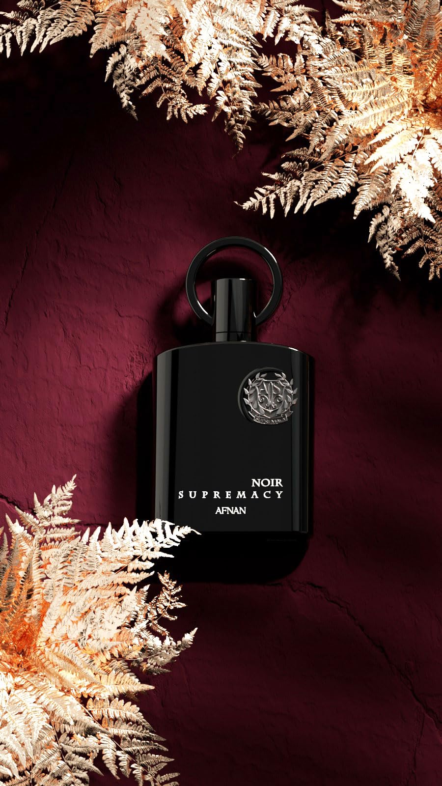 Afnan Supremacy Noir: vertido de perfume muestra la intensidad aromática.