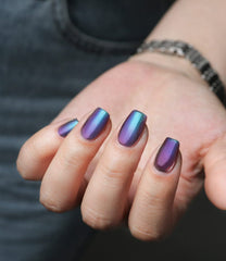 Esmalte AILALUO iridiscente brillo metálico para uñas duraderas.