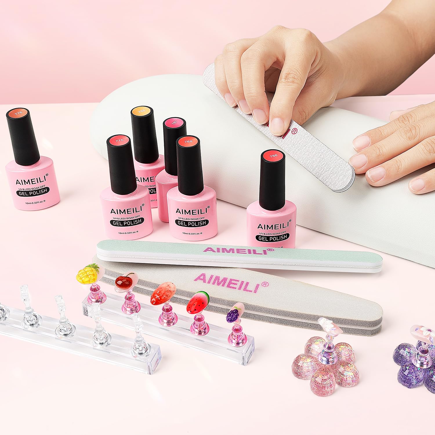 AIMEILI estuche regalo con soporte y elementos para crear uñas en casa.