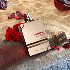 Al Haramain Amber Oud Ruby EDP, botella trasera, diseño elegante y contemporáneo.