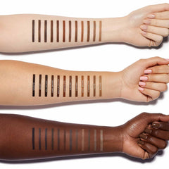 Anastasia Beverly Hills Deluxe Mini Brow Definer taupe, delineado natural para cejas definidas.