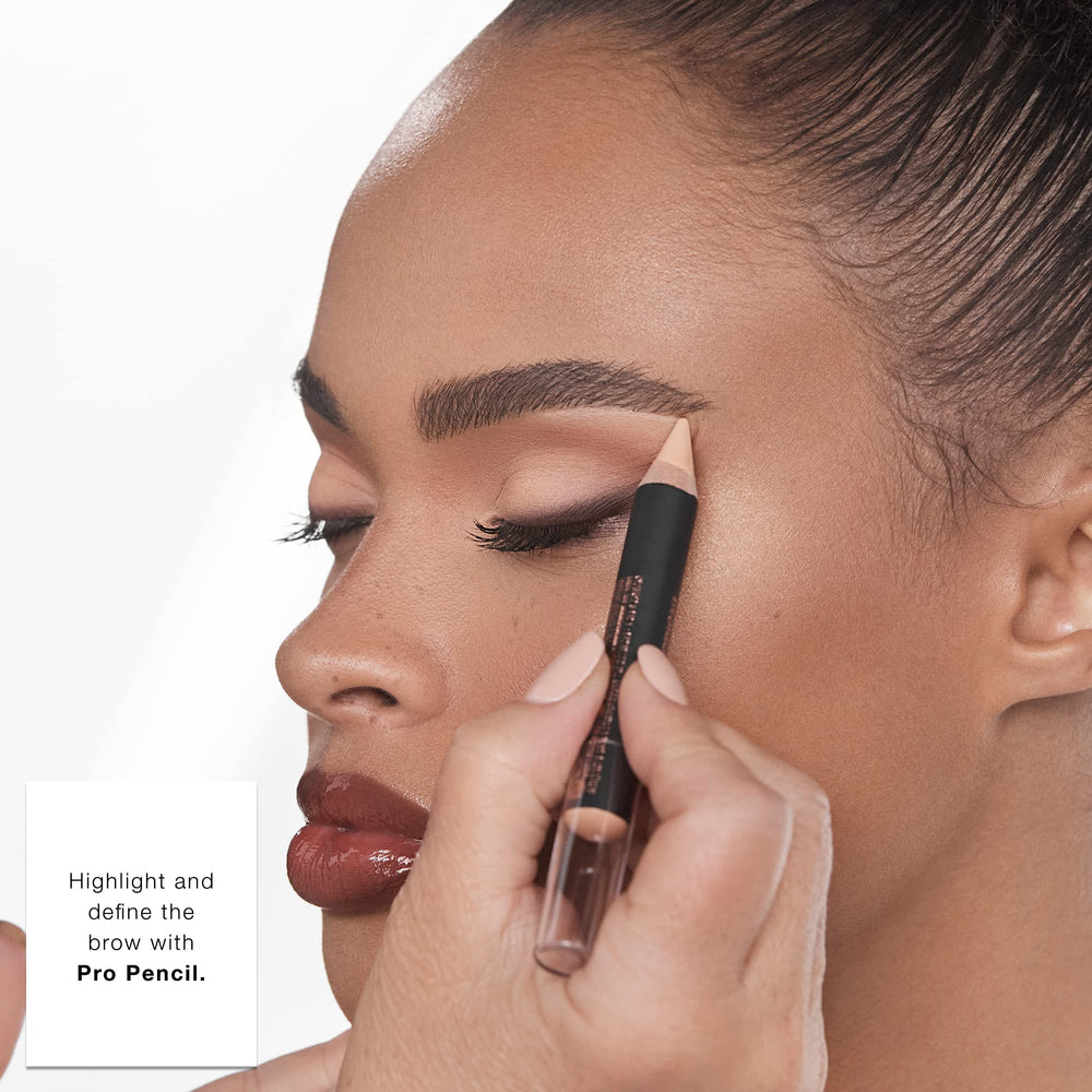 Anastasia Beverly Hills Pro Pencil Base 3: realce del arco de la ceja para un look pulido.