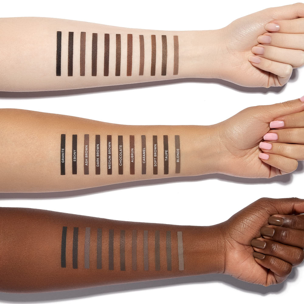 Anastasia Beverly Hills DIPBROW Pomada ofrece larga duración en cejas.