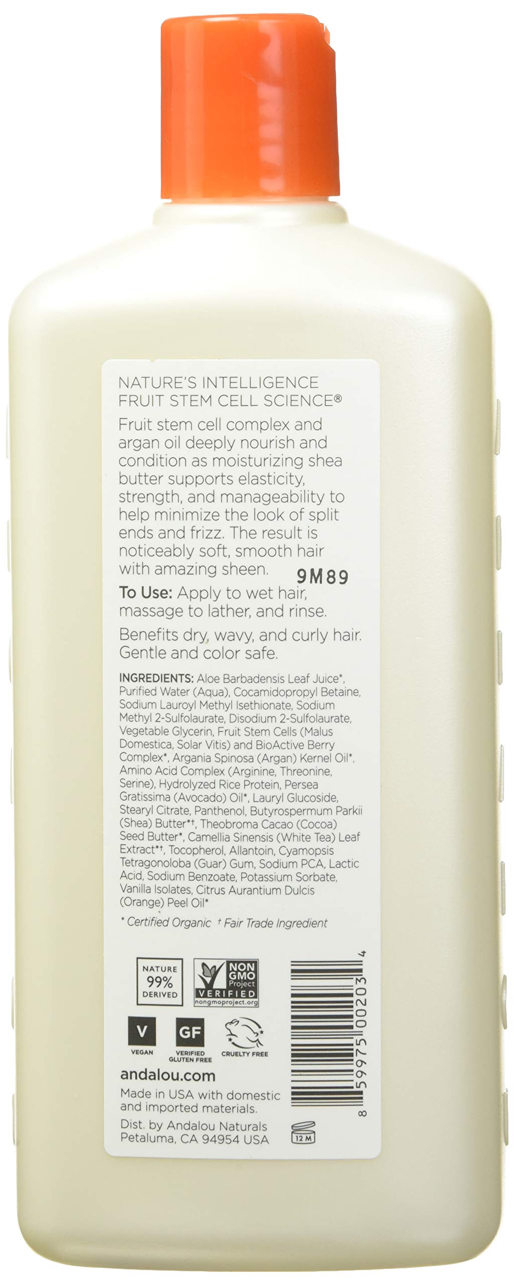 Espuma suave del shampoo Andalou Naturals brinda limpieza ligera y brillo.
