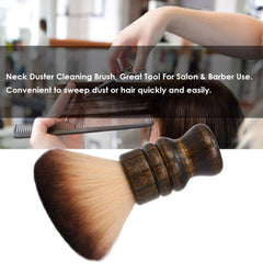 Cepillo Anself barbero con fibra suave para retirar pelos de forma eficaz.