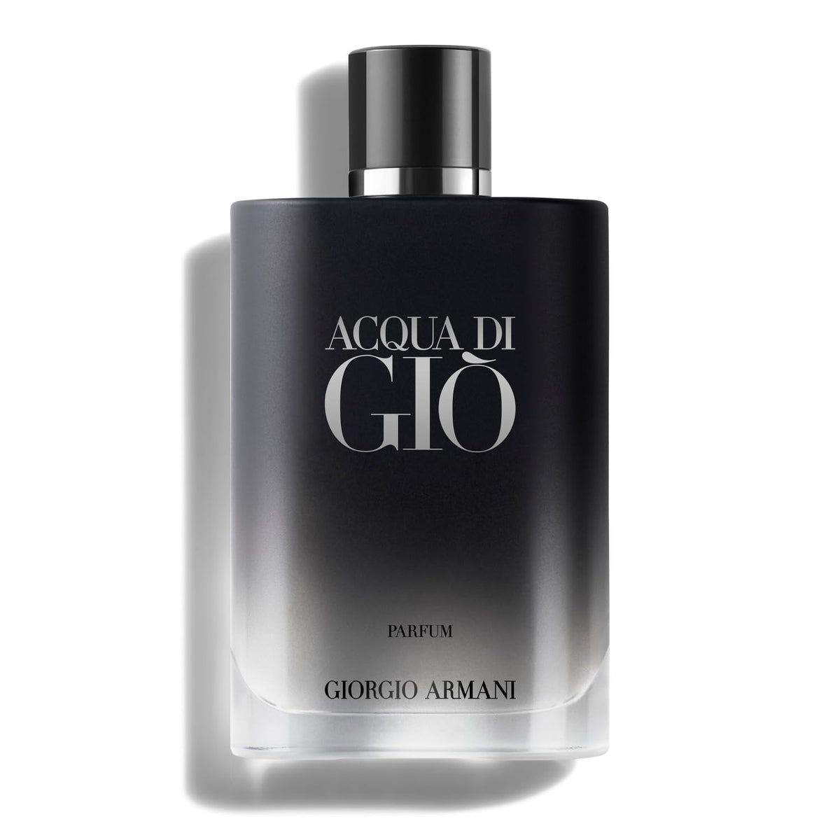 Armani Beauty Acqua di Giò Parfum, botella mate negra, transmite elegancia en cualquier tocador.